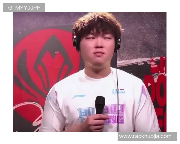 《Bin带领上单崛起打破局限 解析他的打法风格与英雄池深度》