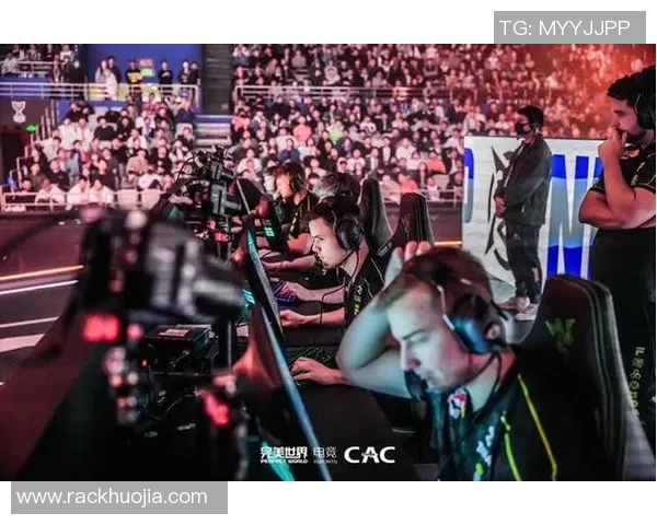 《电竞赛事激烈角逐全球热潮崛起 电竞选手成新兴明星群体》