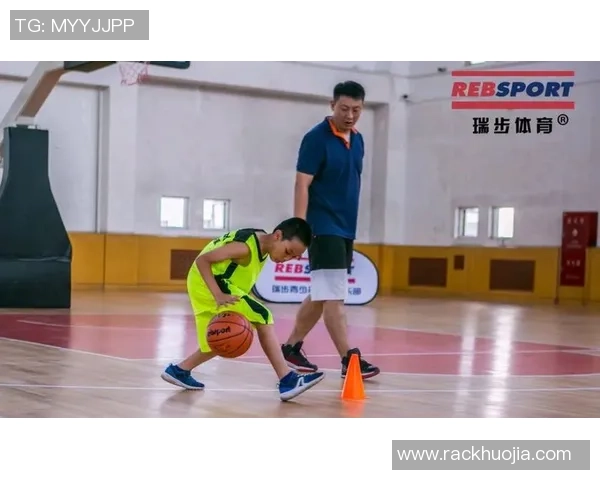 篮球技艺的进阶与团队协作：从基础训练到赛场实战的全方位提升